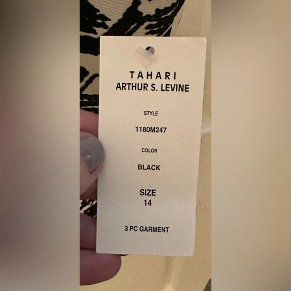 NWT Tahari Women’s Black Three Piece Suit Size 14 - Picture 14 of 14